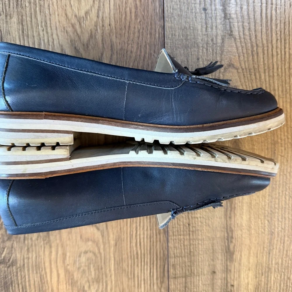 Talbots‎ Ladies Size 6 Elegant Navy Loafers with Fringe Detail